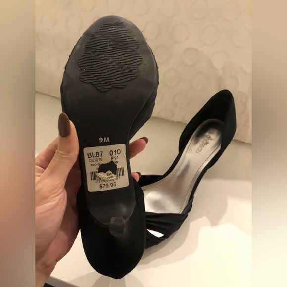 Le Château black satin sandals - Picture 2 of 3